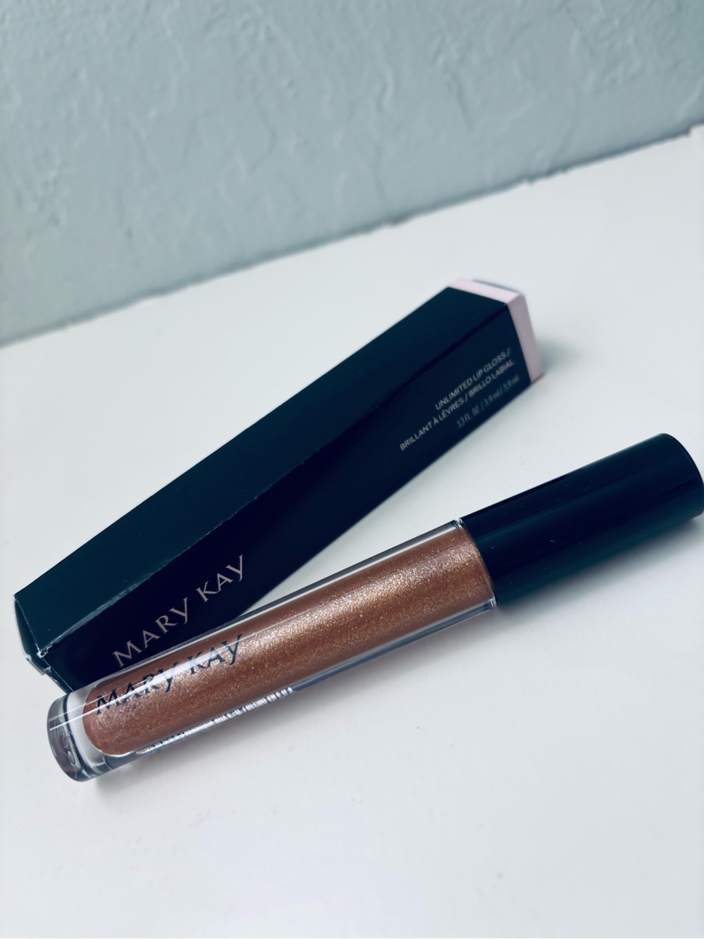 Mary Kay Unlimited Lip Gloss Beach Bronze Shimmer NIB